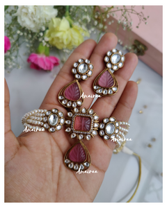 Pink carving stone choker set