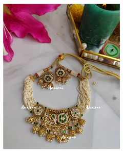 Emerald traditional choker set