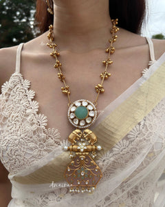 Kadi kundan pendant set with ghungroo chain