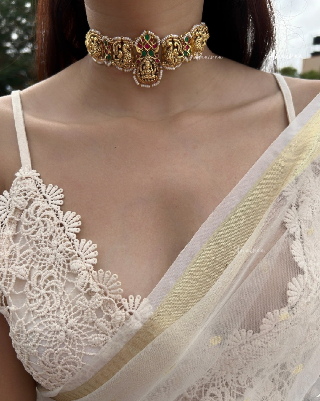 Antique finish choker set