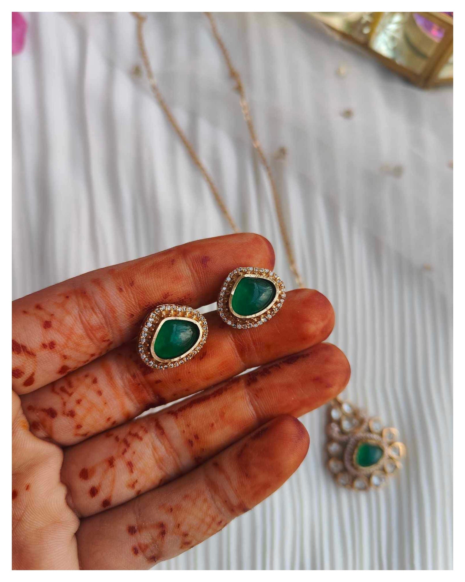 Polki emerald pendant set