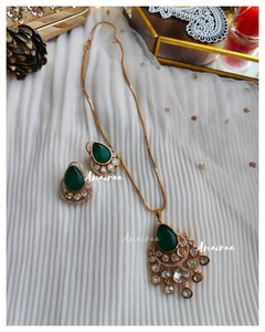 Emerald doublet pendant set