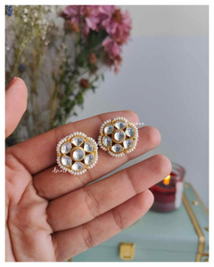 Floral kundan studs