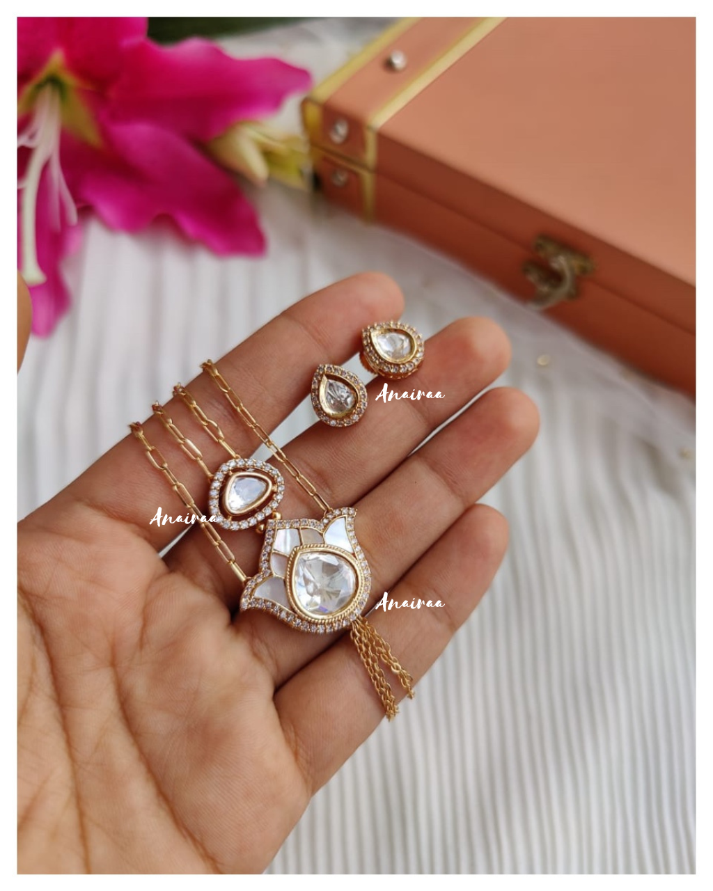 Mother of pearl pendant set