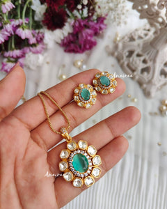 Moissanite rama green pendant set