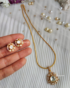 Moissanite pendant set