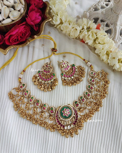 Antique necklace set