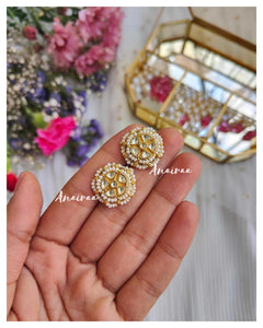 Kundan Studs