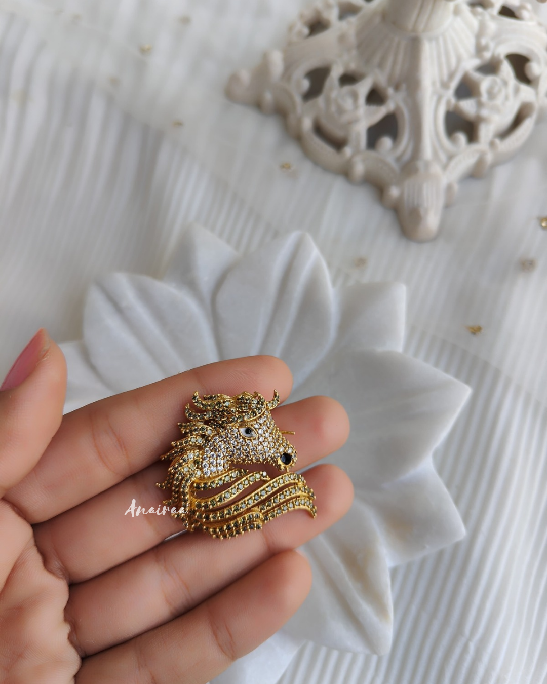 Varun Dhawan polki brooch