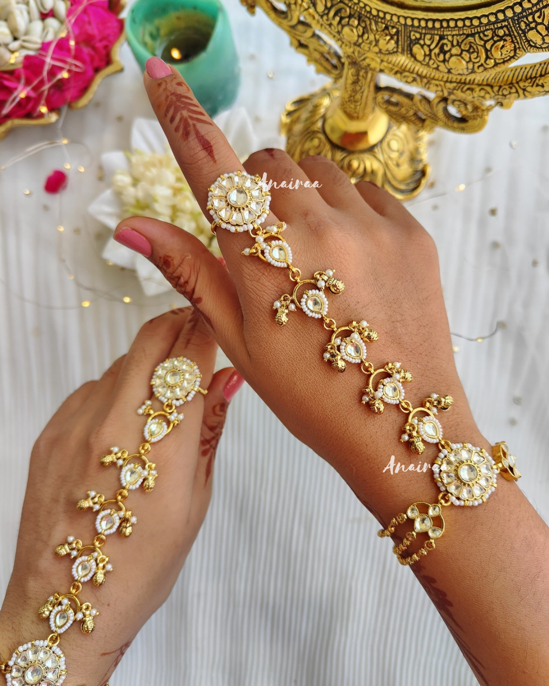 Floral paachi Kundan hathphool