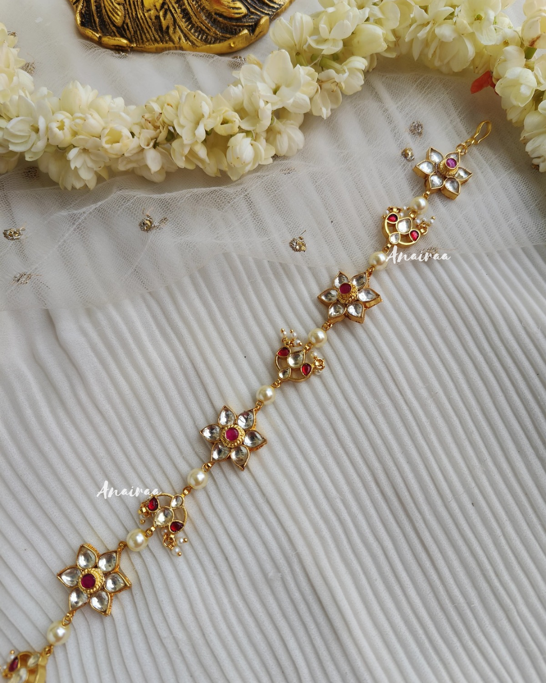 Ruby and white color Sheeshpatti