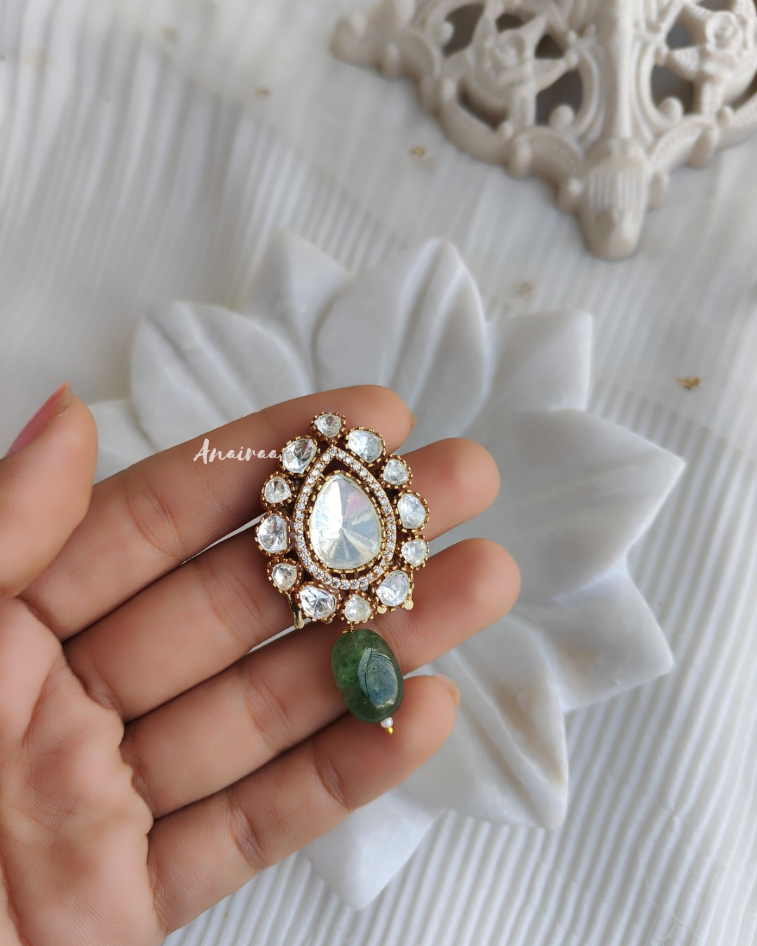 Janhvi kapoor hair accessory