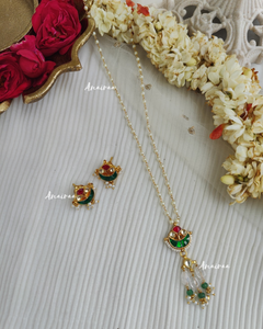 Paachi kundan pendant set