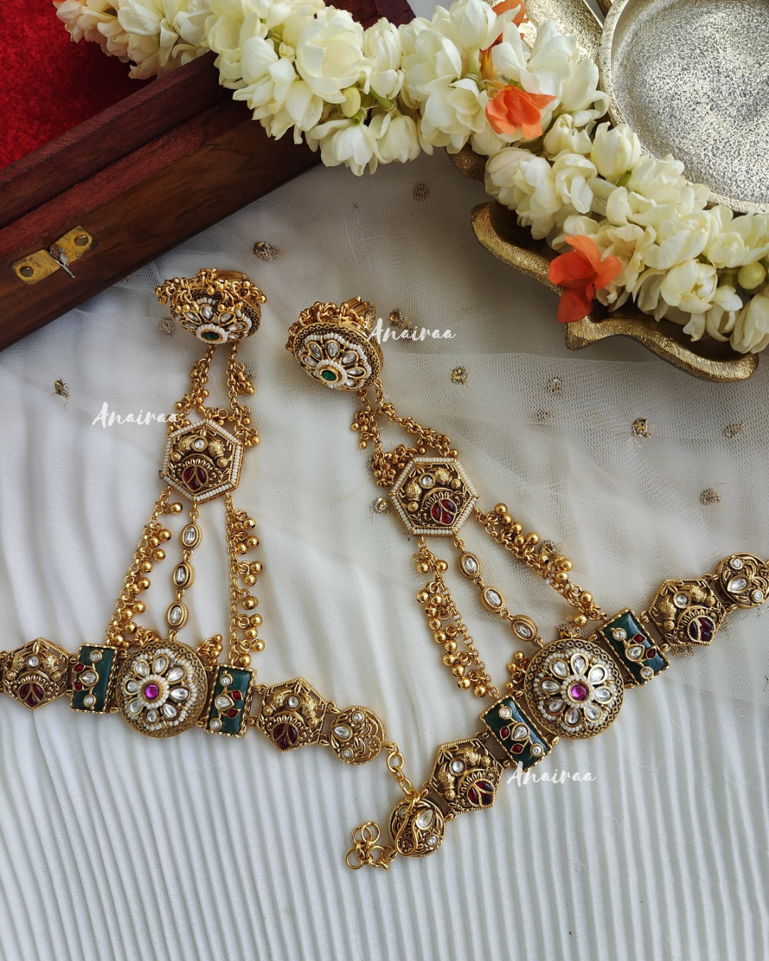 Antique hathphool