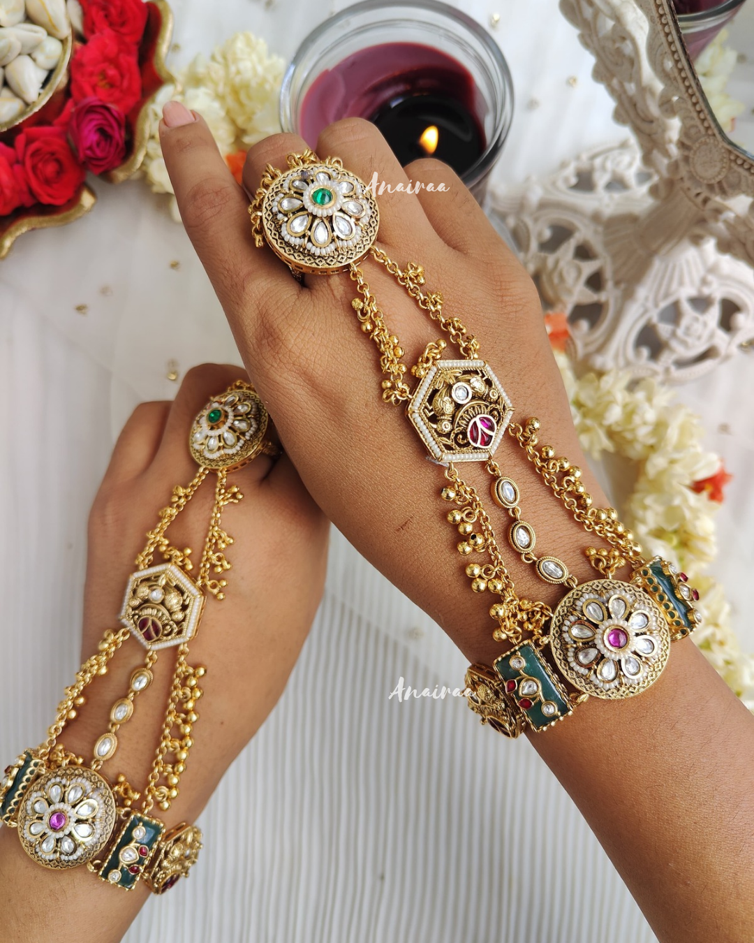Antique hathphool