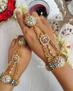 Antique hathphool