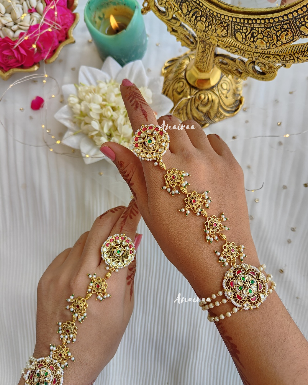 Traditional paachi Kundan hathphool