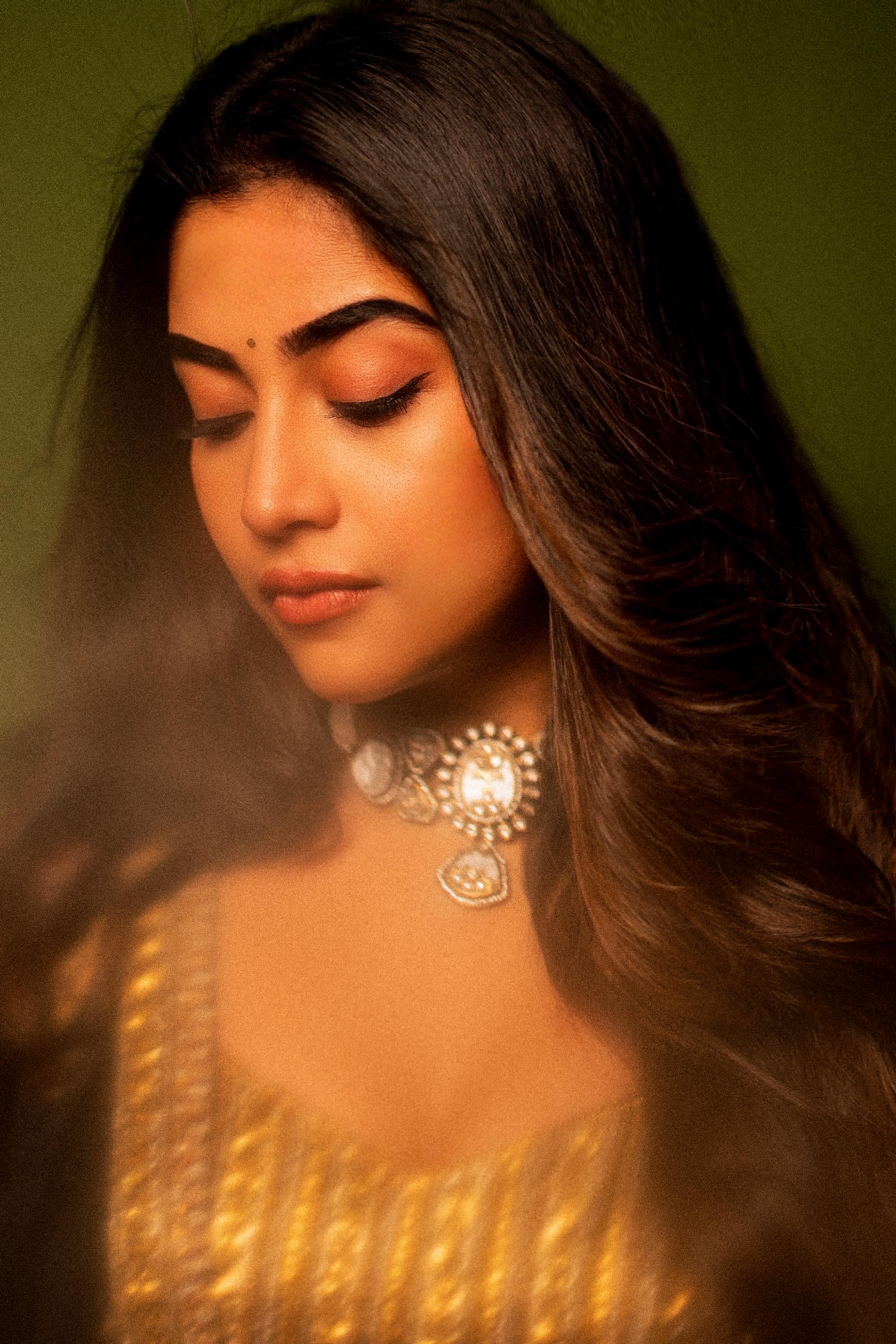 Sampada Mother of pearl choker set