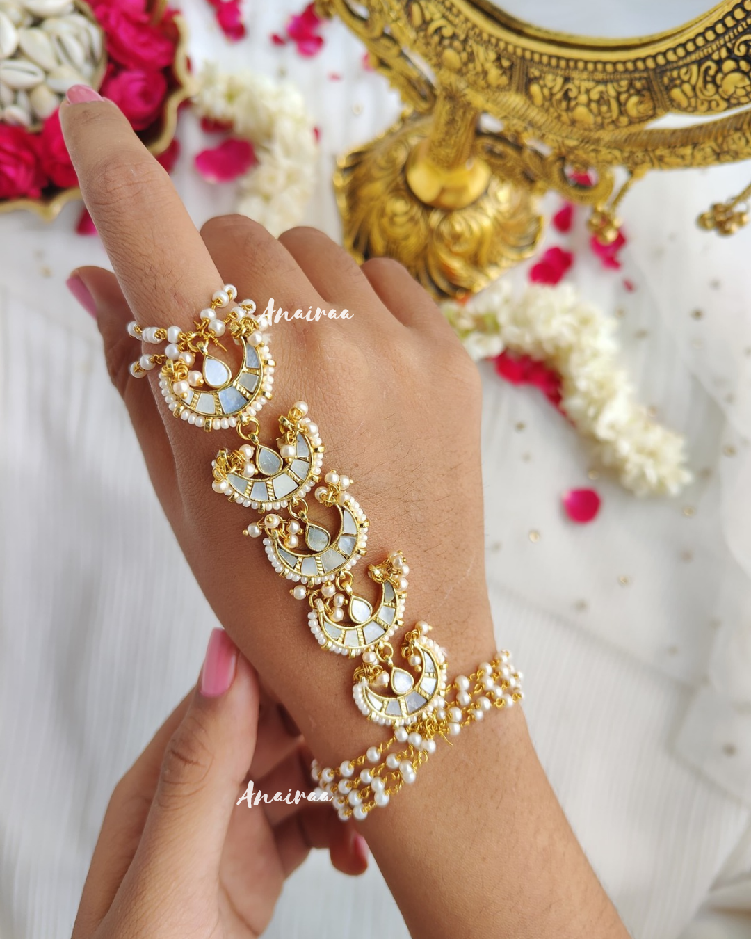 Mother of pearl chand hathphool