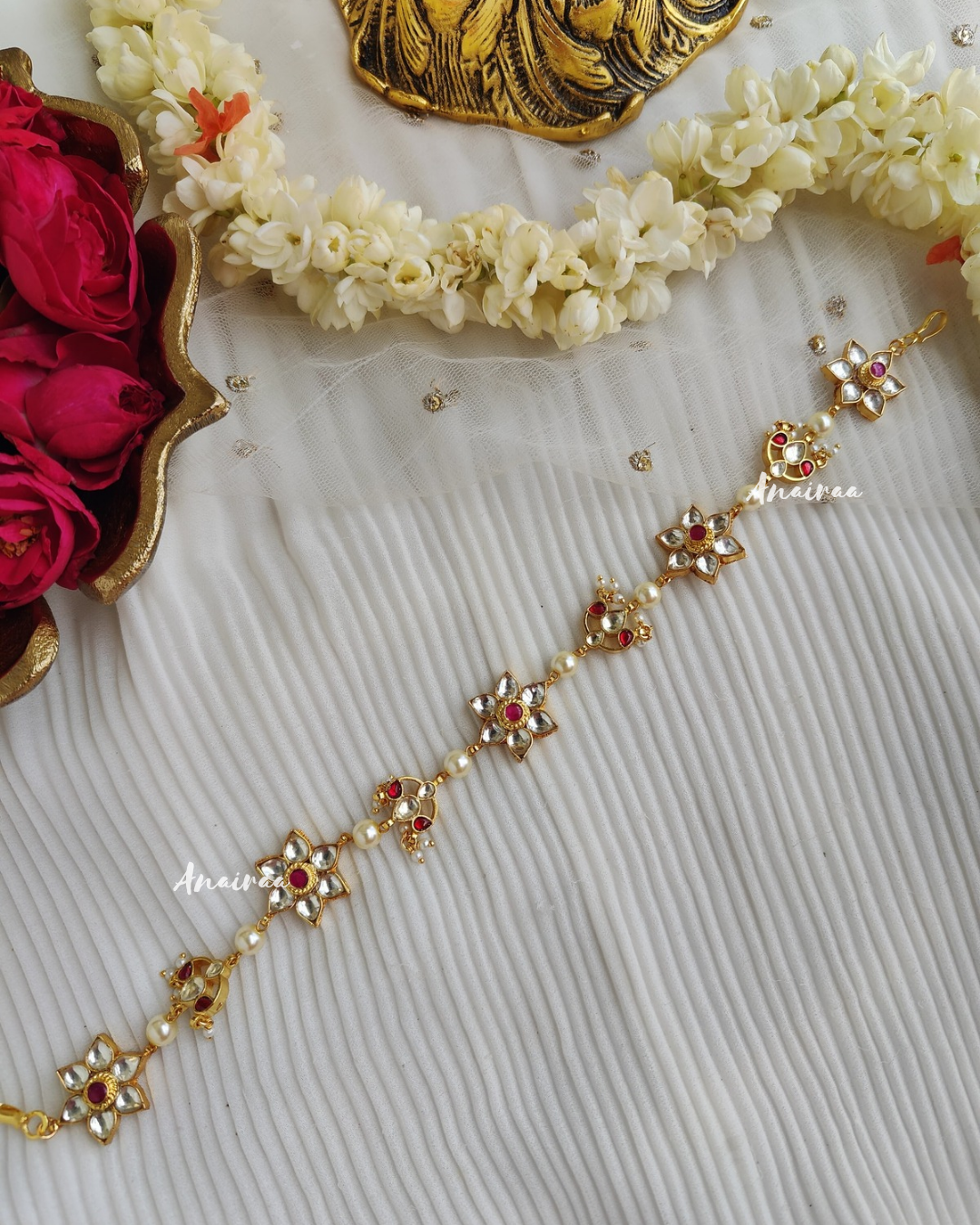 Ruby and white color Sheeshpatti