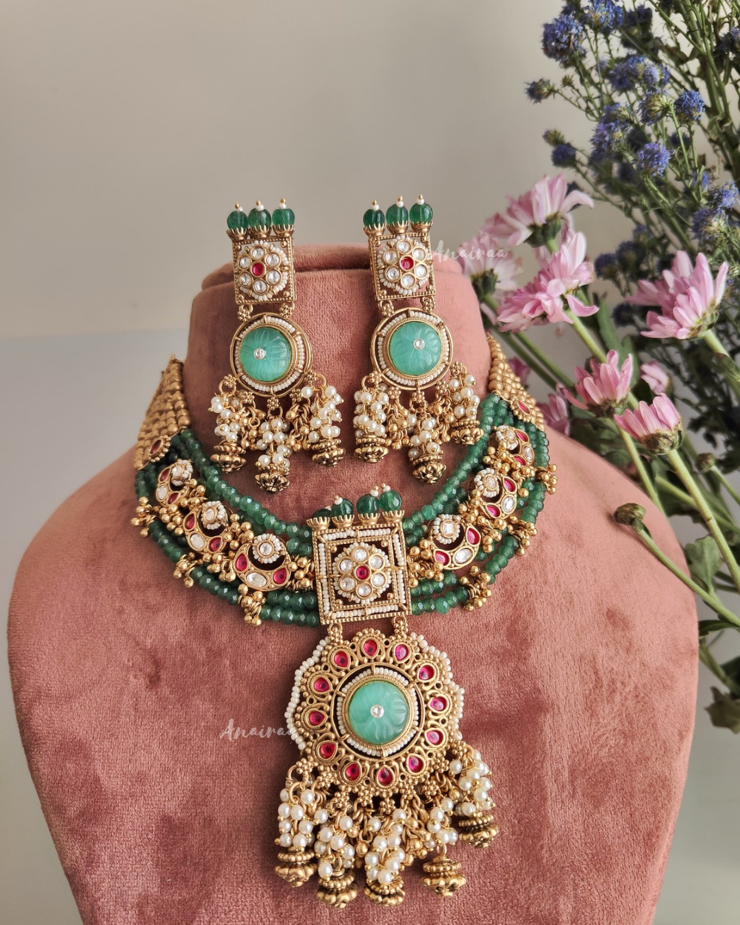 Mandira Antique carving stone set