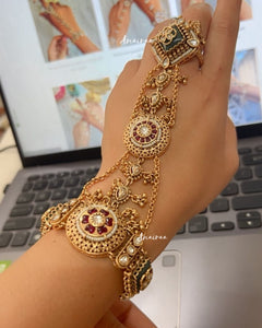 Antique hathphool