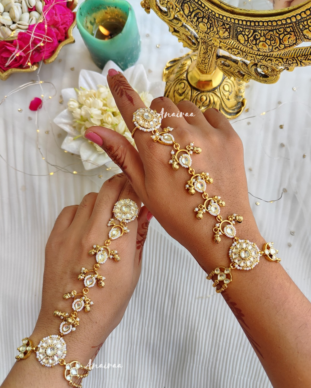 Floral paachi Kundan hathphool