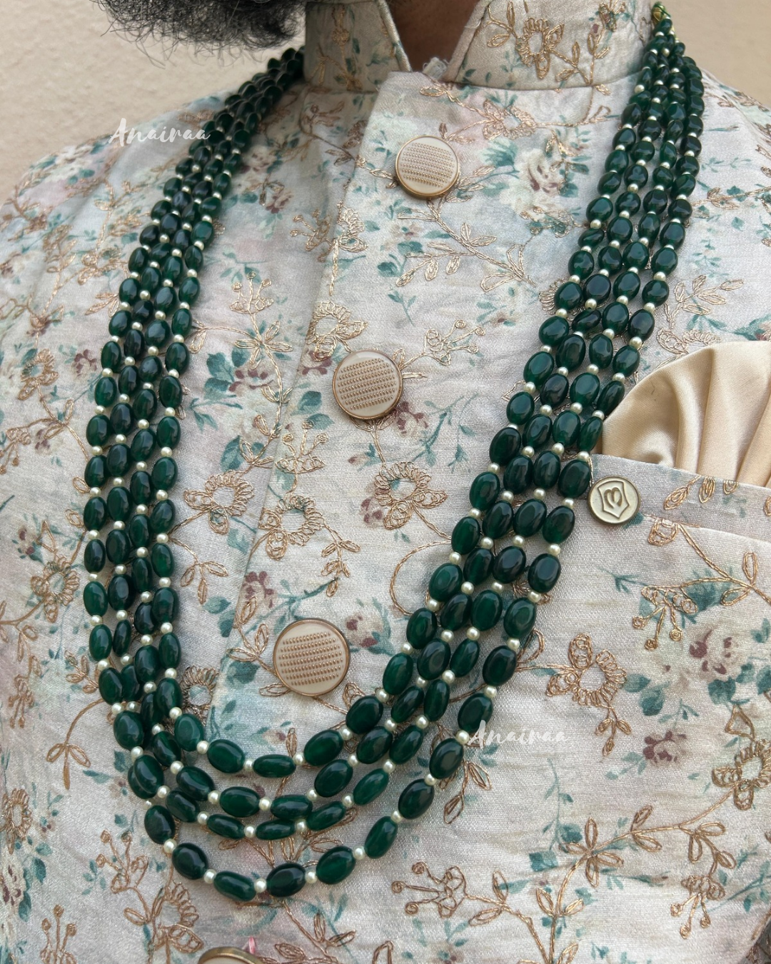 Emerald beads groom haar