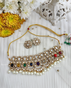 Karishma Kapoor choker set