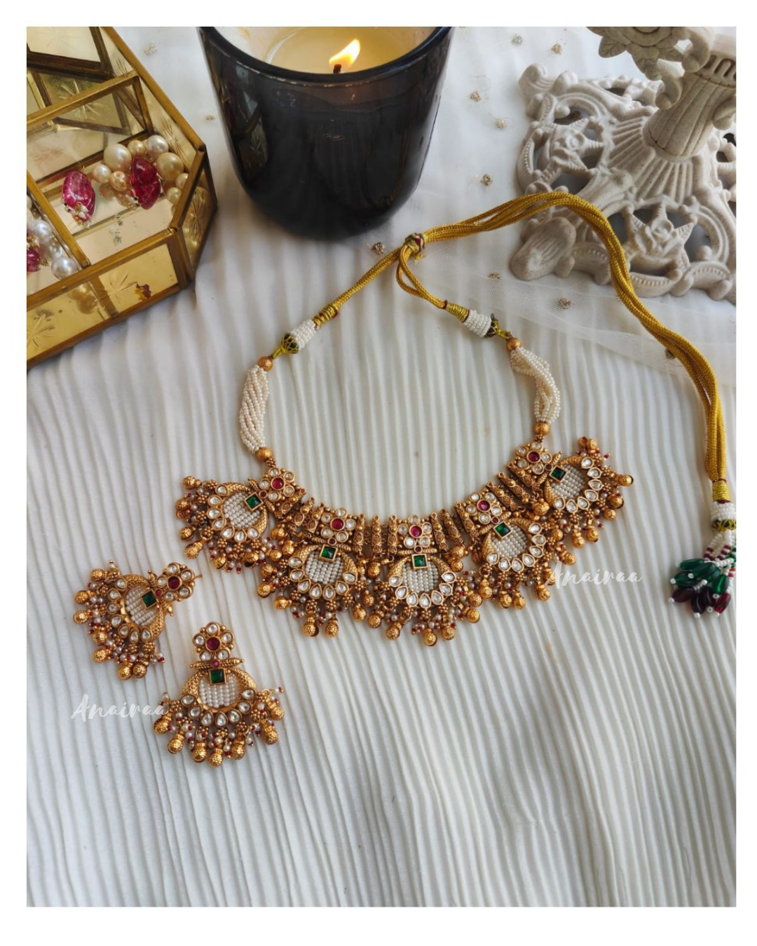 Shreyasi antique set
