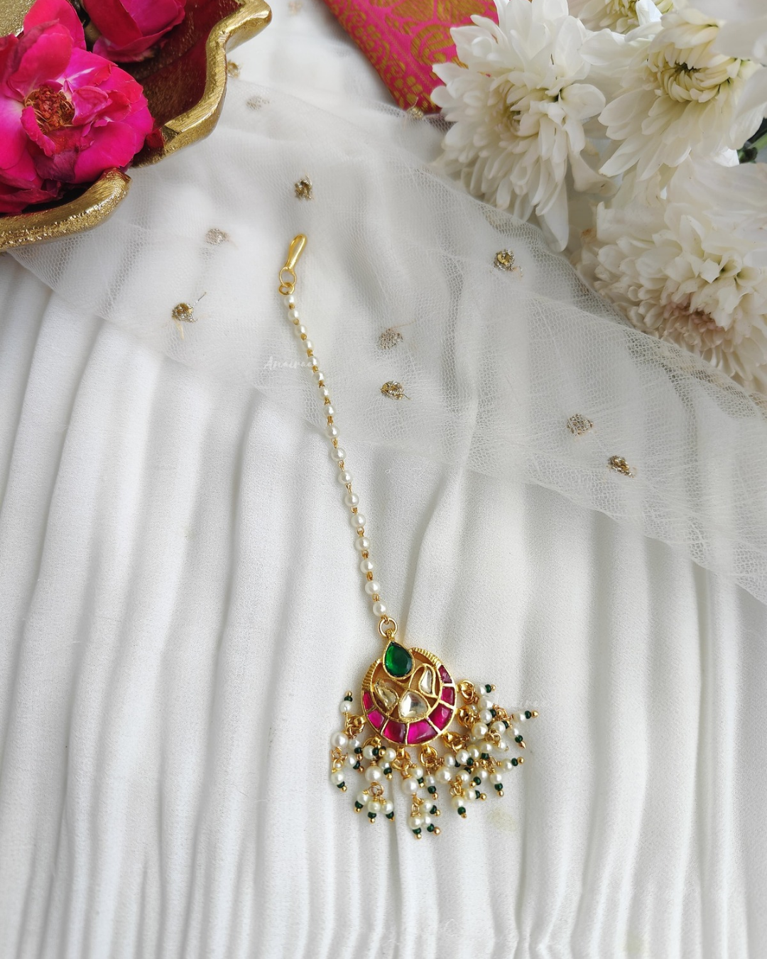 Paachi kundan mangtikka