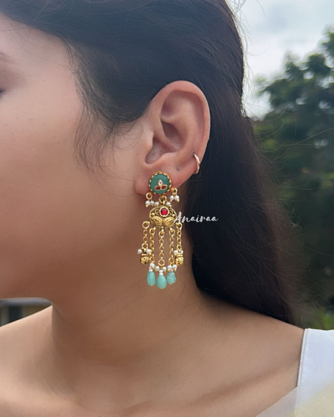 Tejaswani paachi kundan earrings