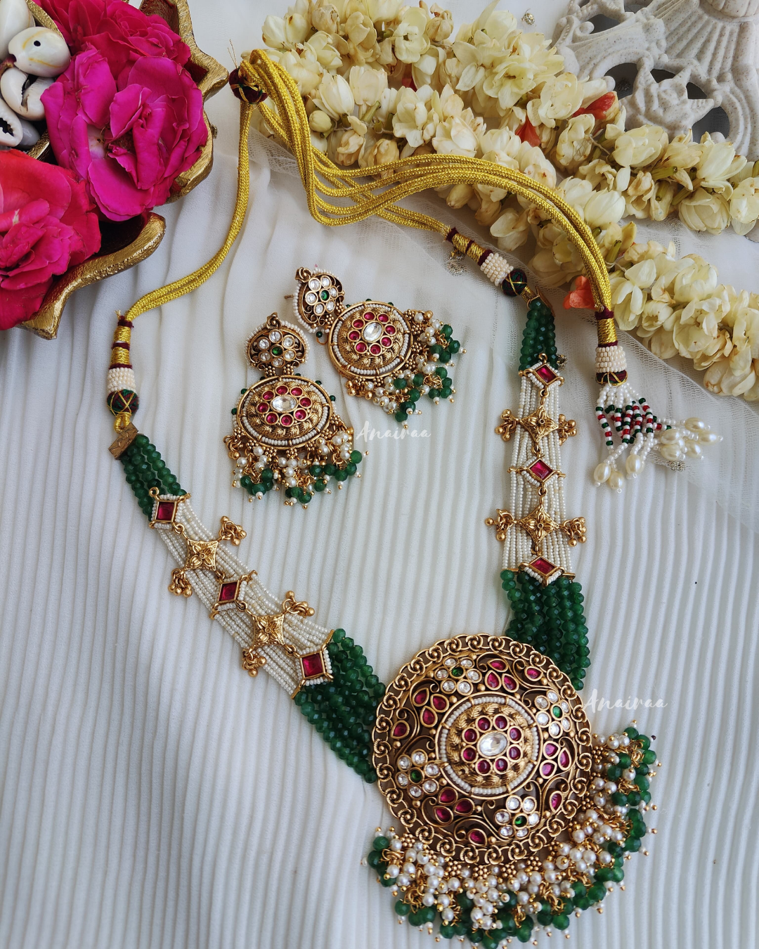 Jadau antique emerald necklace set