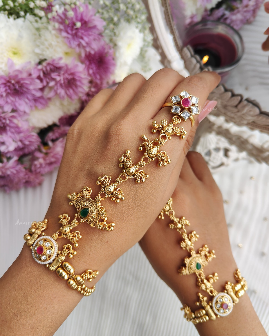 Antique hathphool