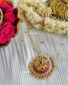 Paachi kundan multi color maangtikka