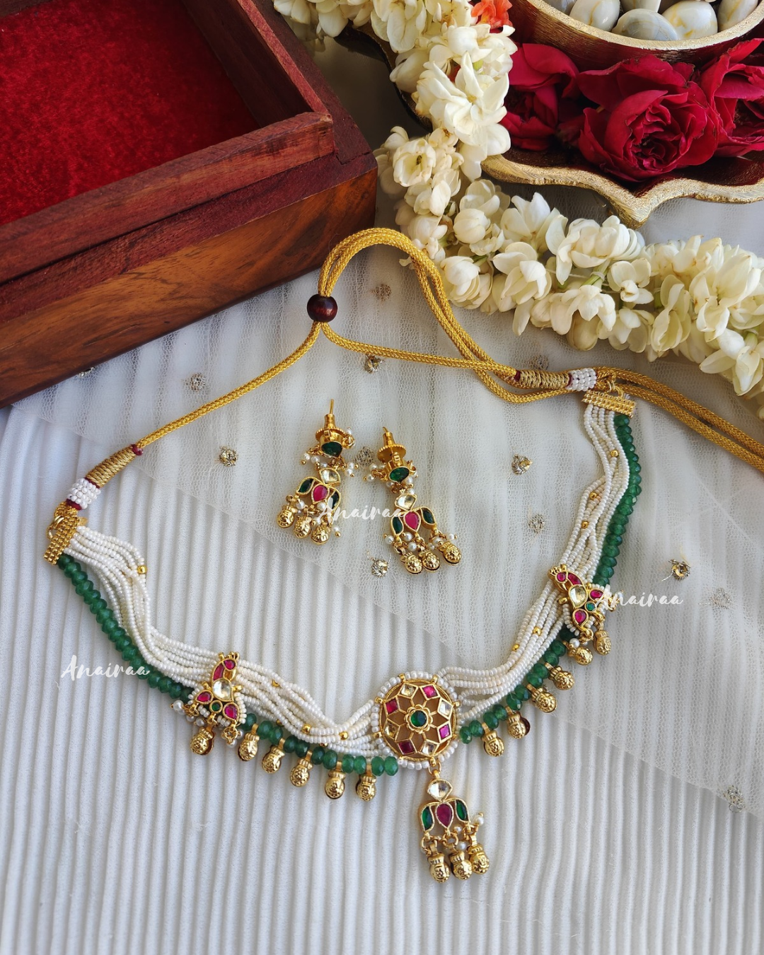 Paromita Kundan choker set