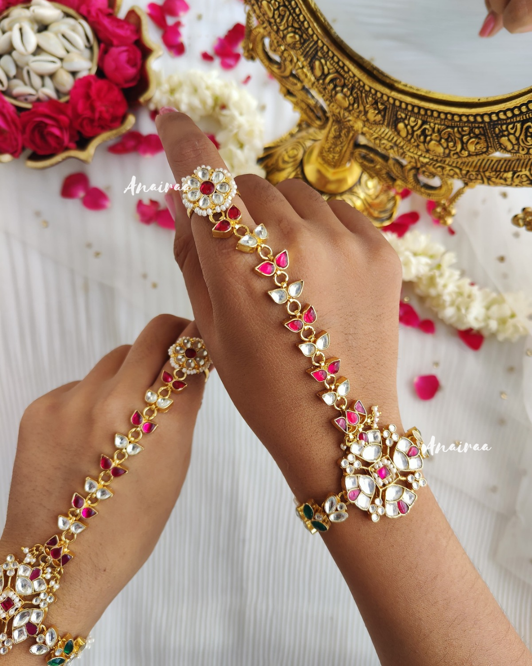 Multicolor paachi kundan hathphool