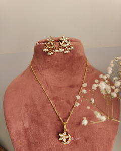 Jadau flower and moon pendant set