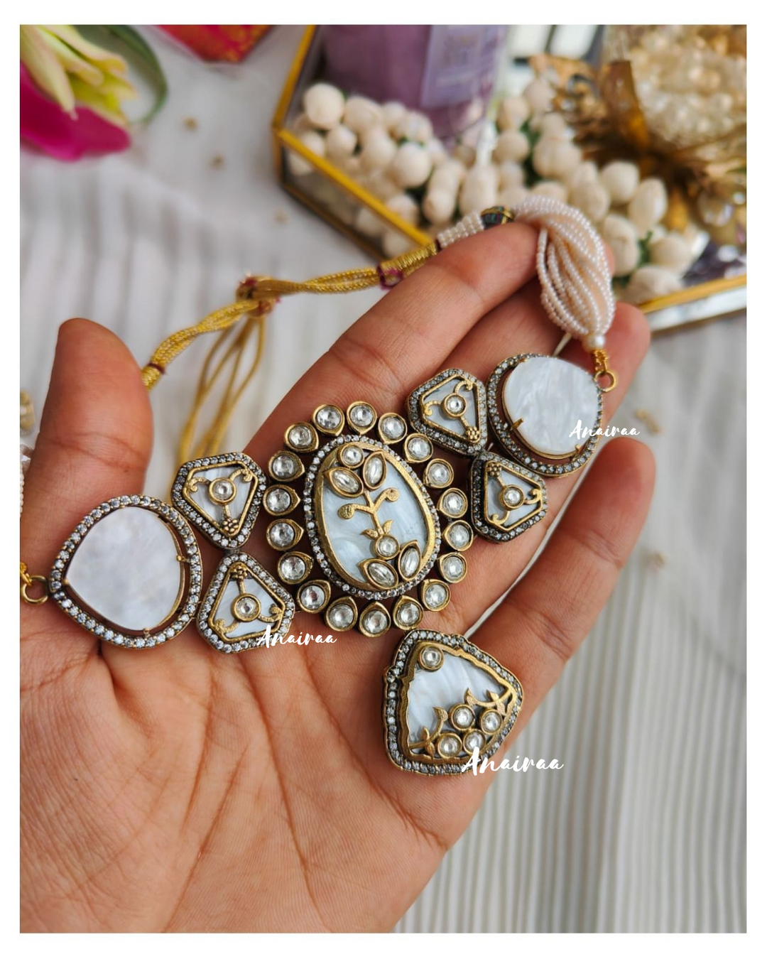 Sampada Mother of pearl choker set