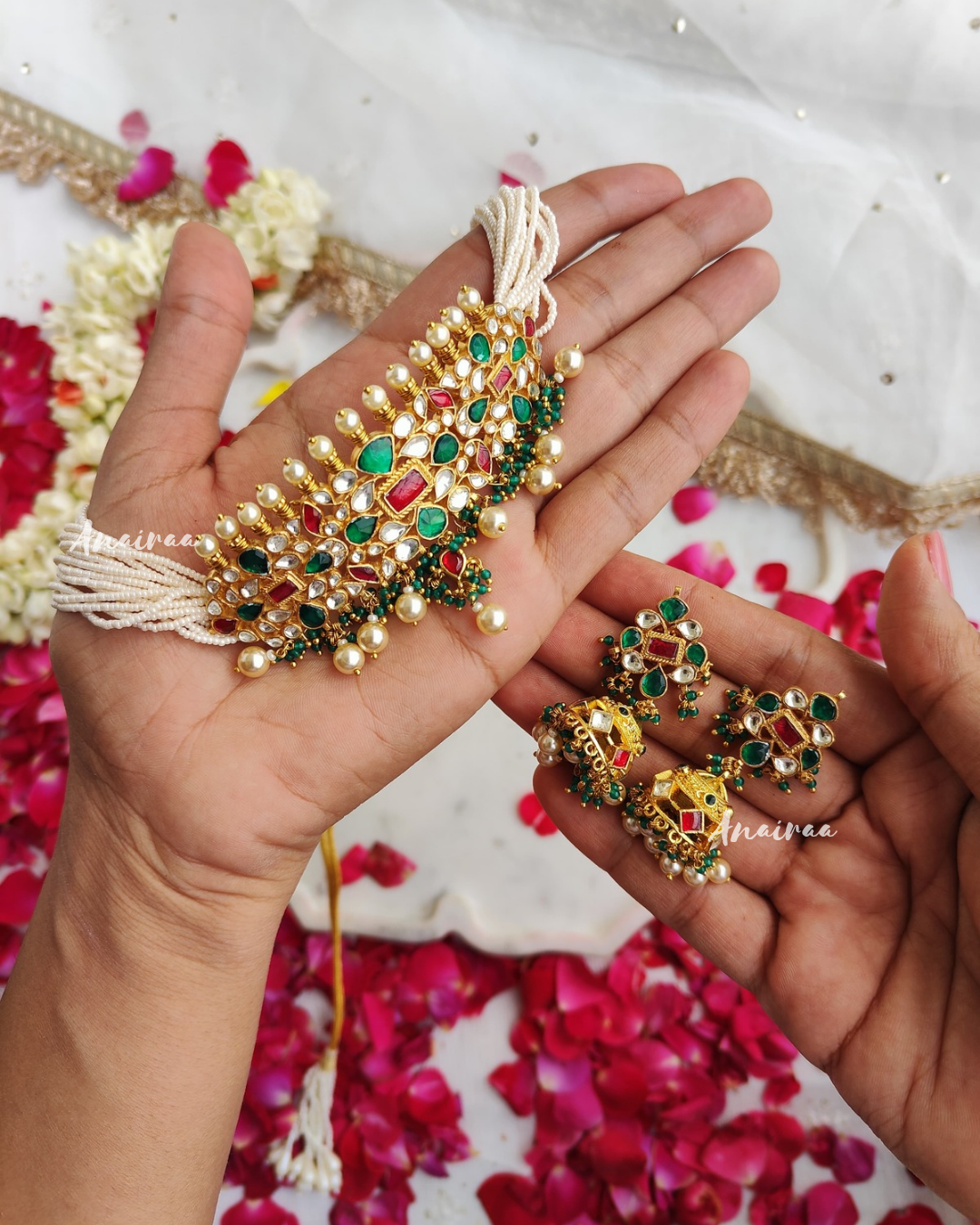 Upasna kundan choker set