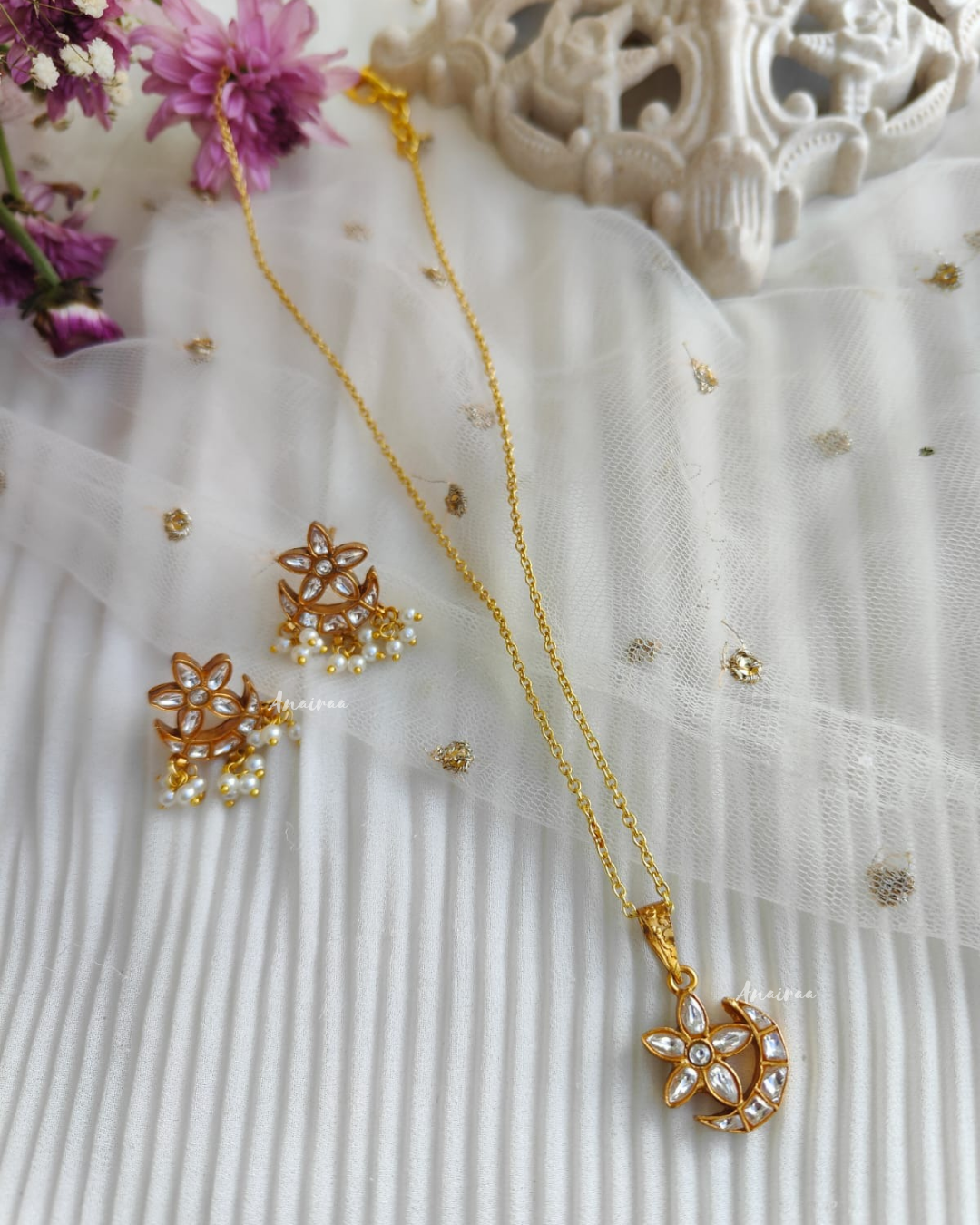 Jadau flower and moon pendant set