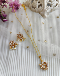 Jadau flower and moon pendant set