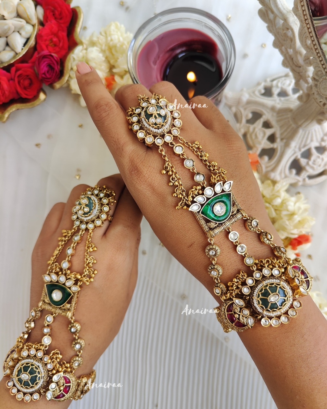 Antique hathphool