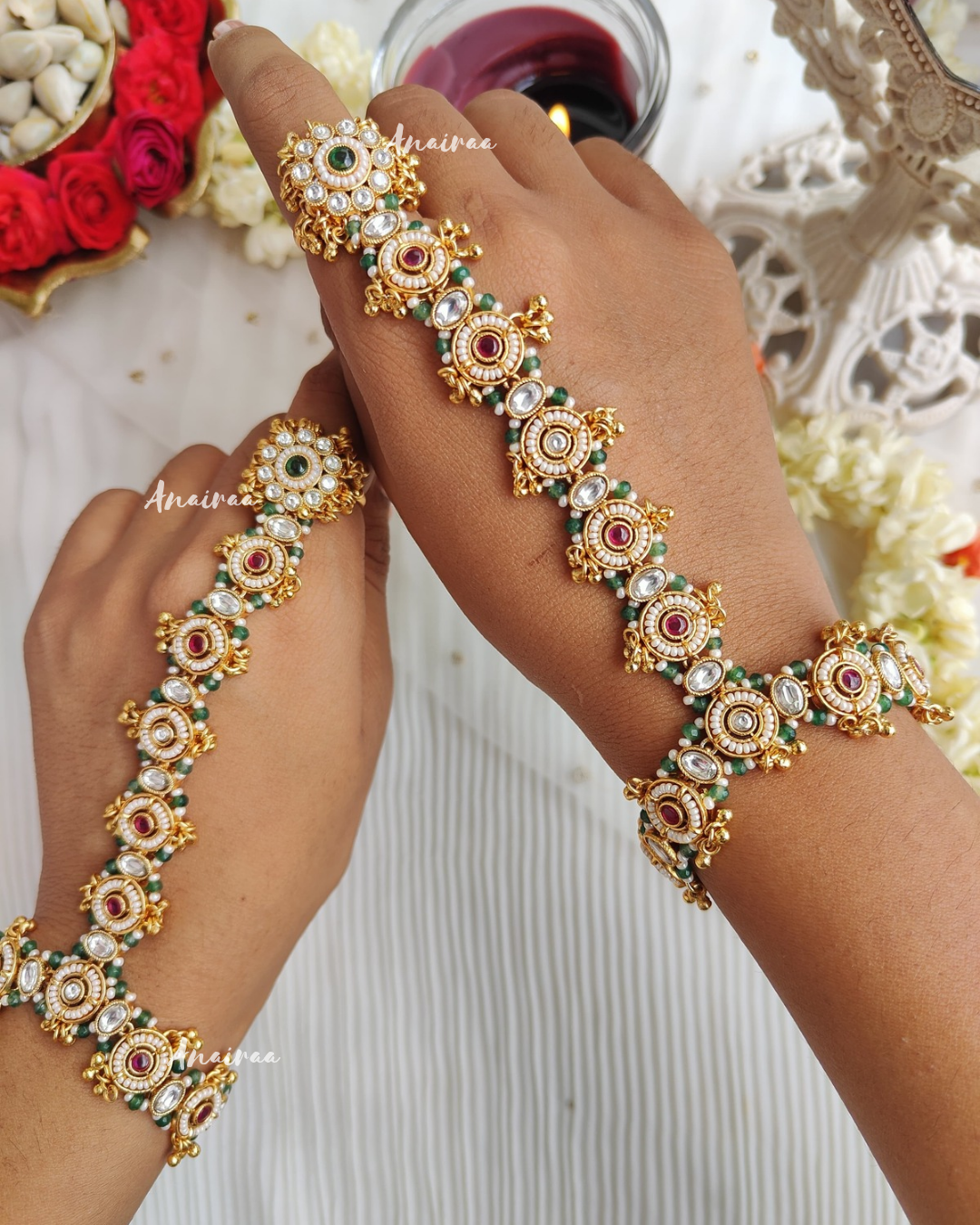 Antique hathphool