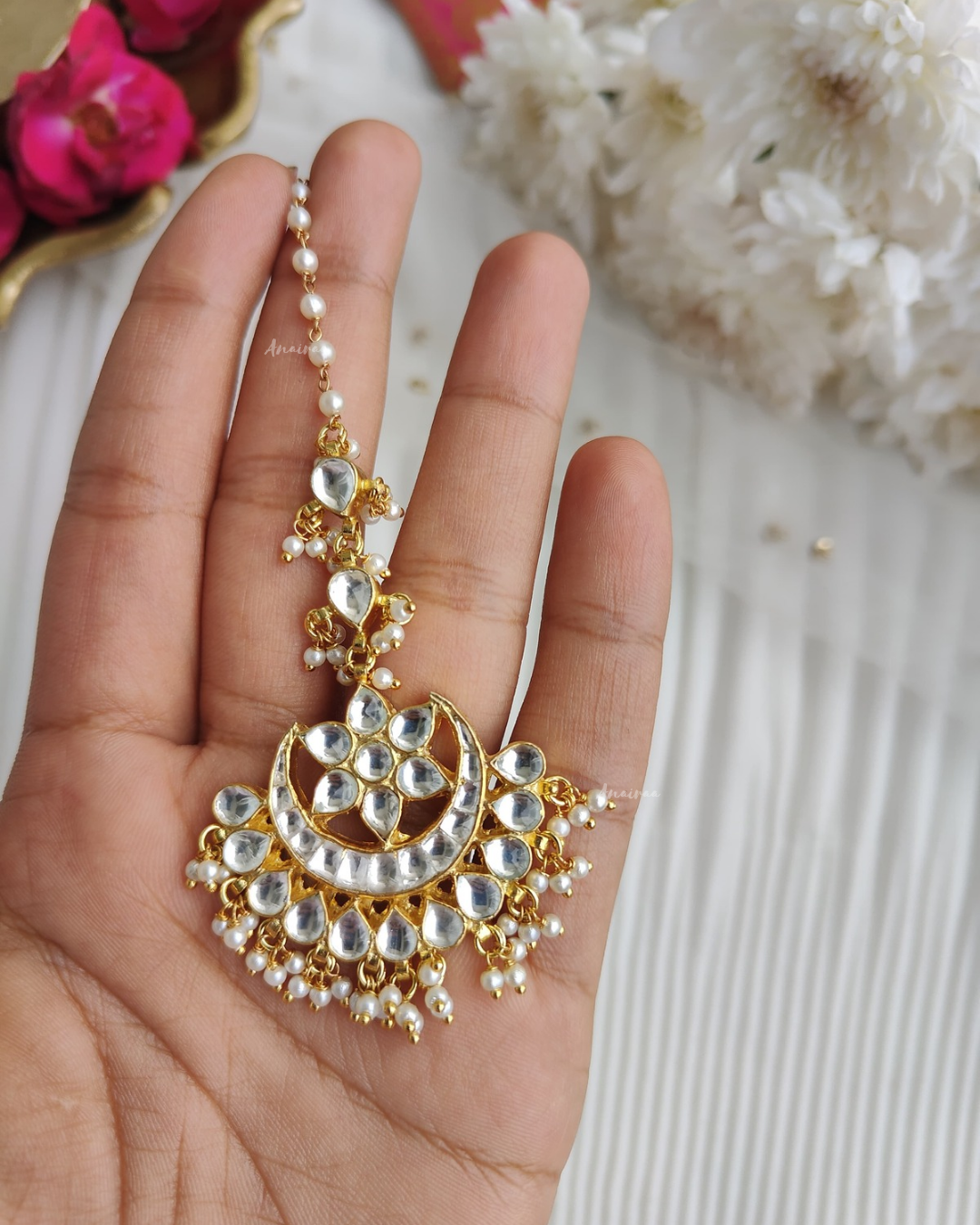 White Kundan maangtikka