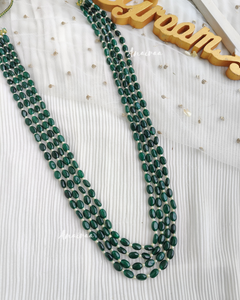 Emerald beads groom haar