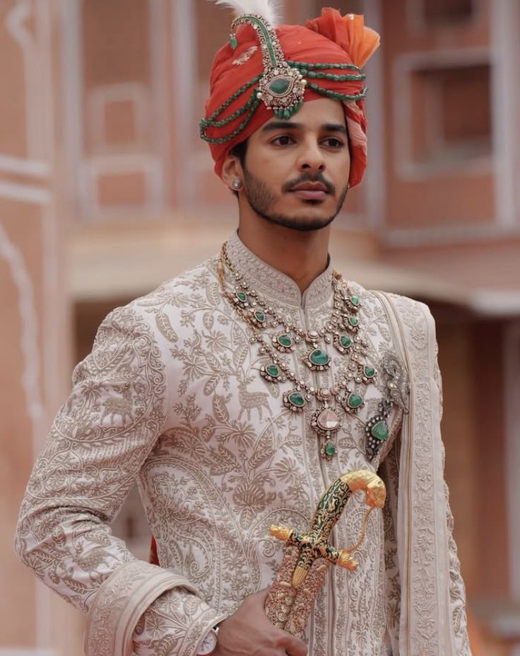 Ishan kattar inspired kalangi