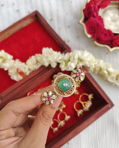 Antique kundan ring