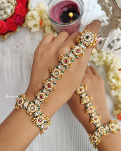 Antique hathphool
