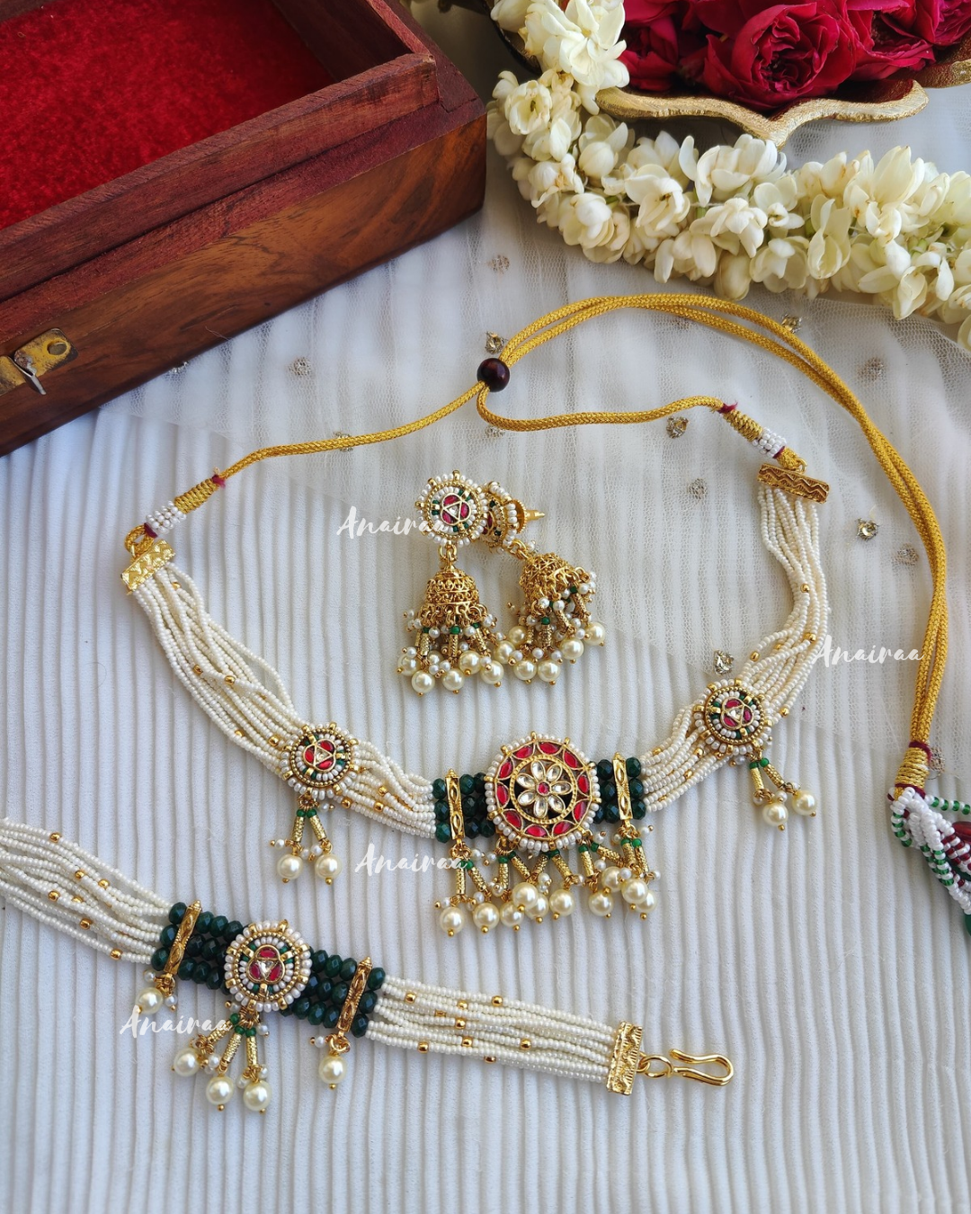 Tanmaya Kundan choker & bracelet combo
